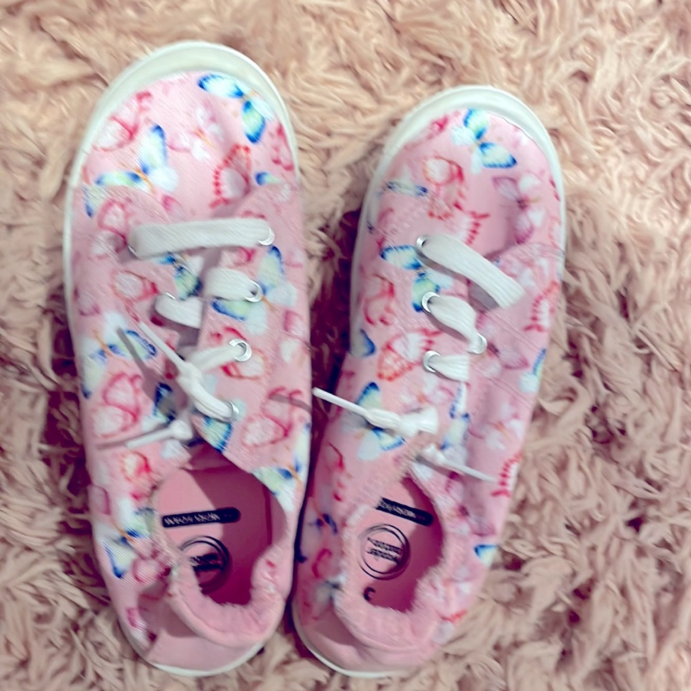 Girl sneakers